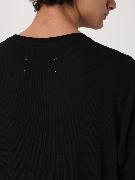 Short -sleeved t -shirt