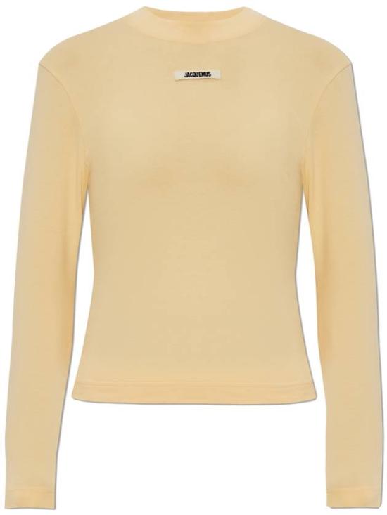 Long -sleeved t -shirt