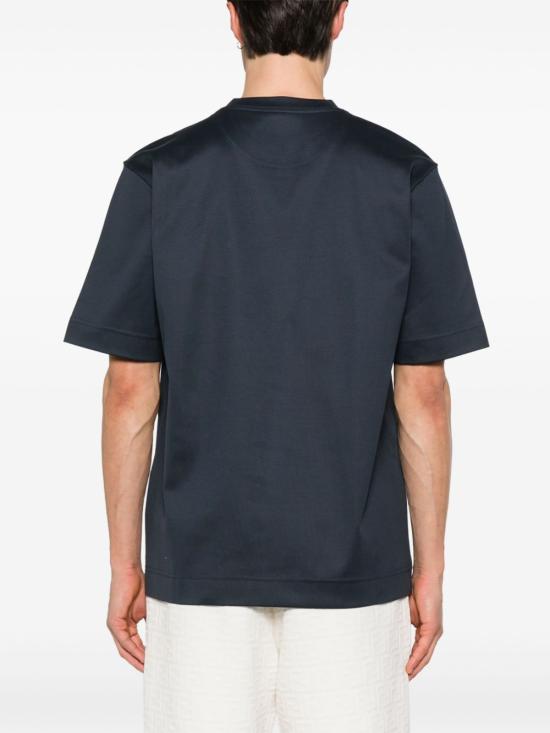 Short -sleeved t -shirt