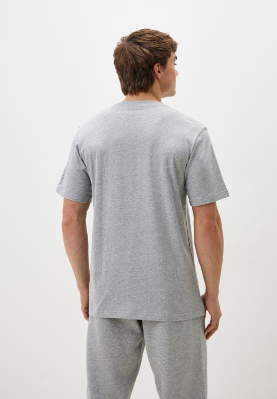 Short -sleeved t -shirt