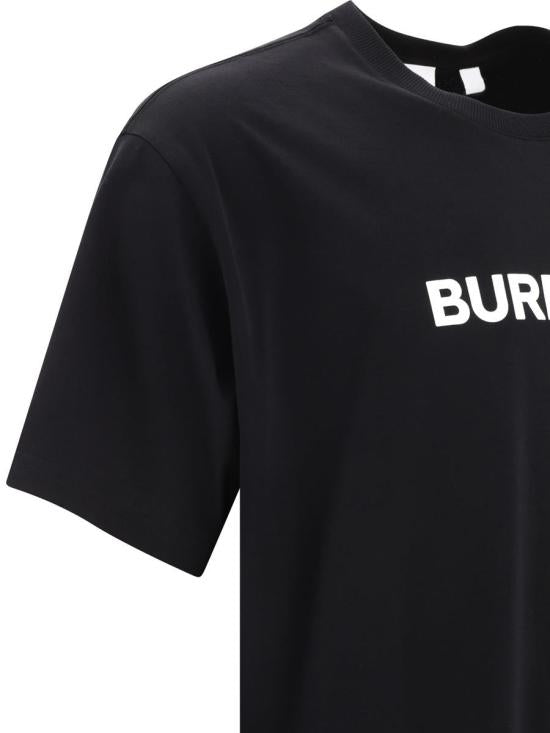 Short -sleeved t -shirt