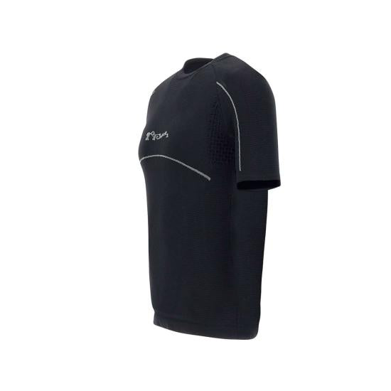 Short -sleeved t -shirt