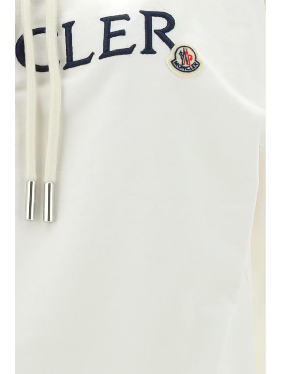 Long -sleeved t -shirt