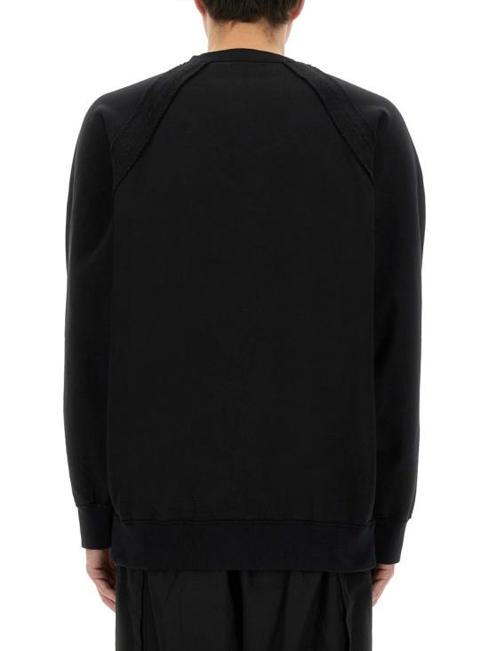Long -sleeved t -shirt