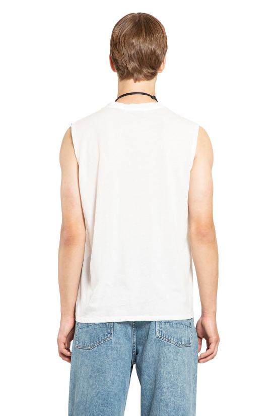 Long -sleeved t -shirt