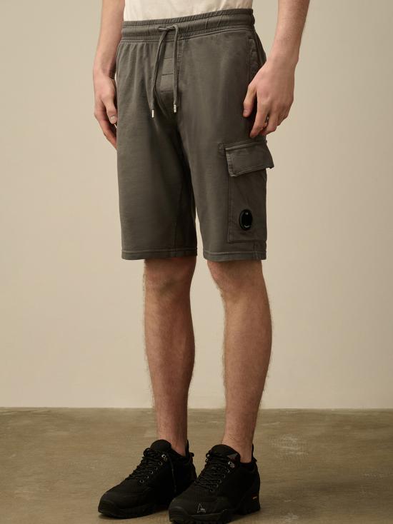 Short pants