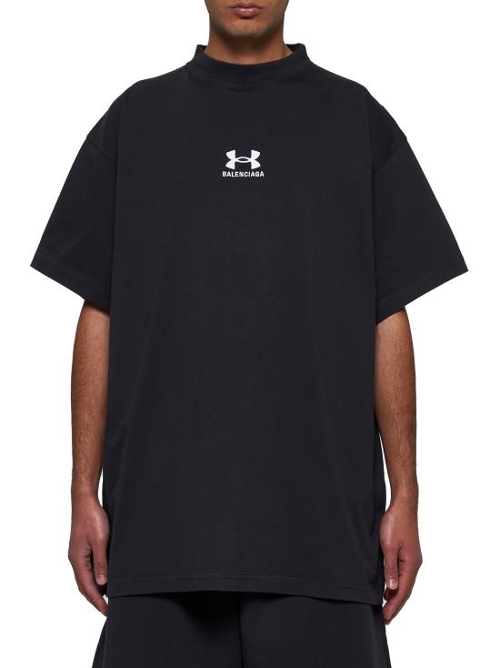 Short -sleeved t -shirt