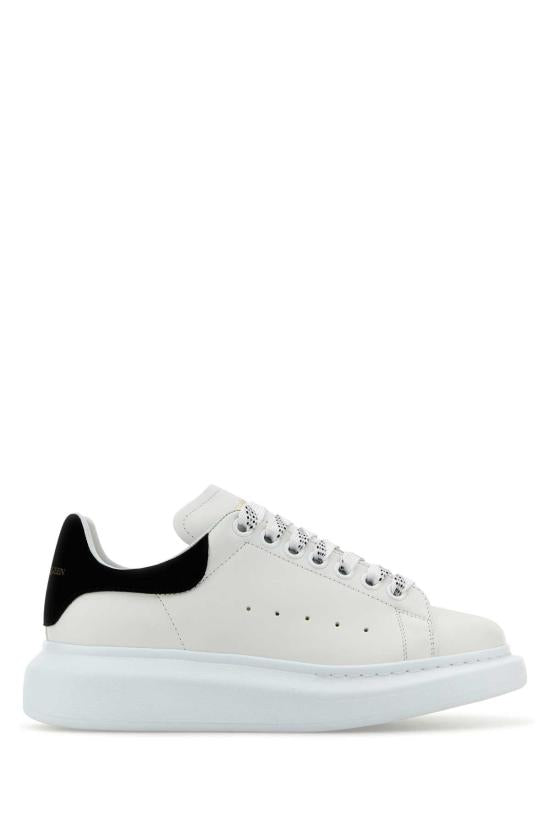OVERSIZED SNEAKERS