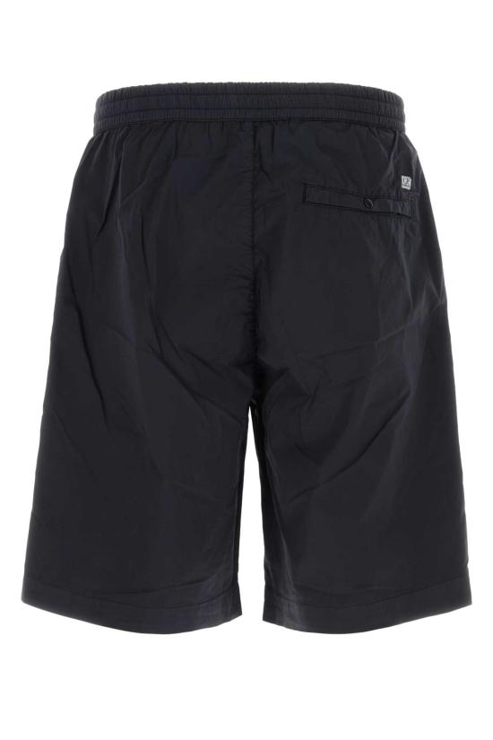 Short pants