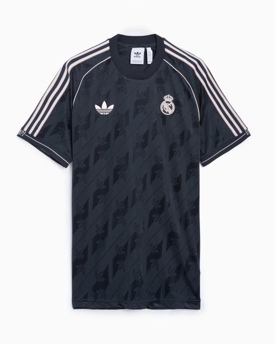 Short -sleeved t -shirt