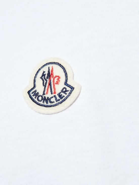 Short -sleeved t -shirt