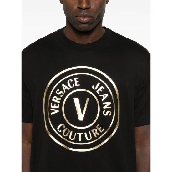 Short -sleeved t -shirt