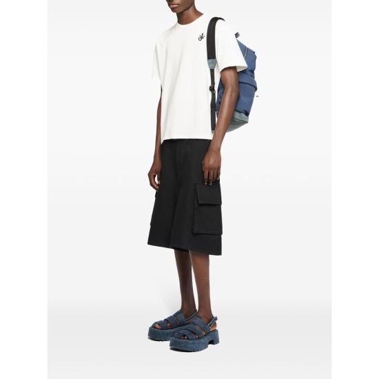 Short pants