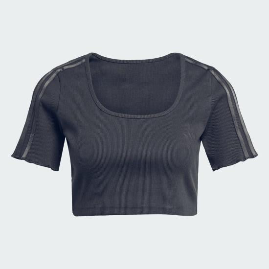 Short -sleeved t -shirt