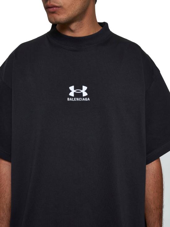 Short -sleeved t -shirt