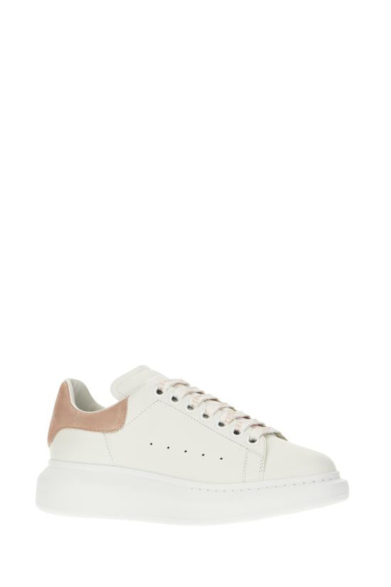 OVERSIZED SNEAKERS