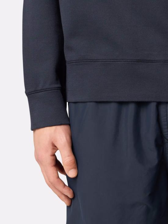 Long -sleeved t -shirt