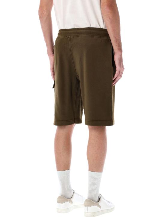 Short pants