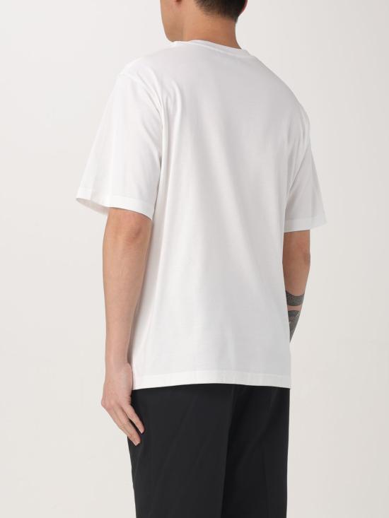 Short -sleeved t -shirt