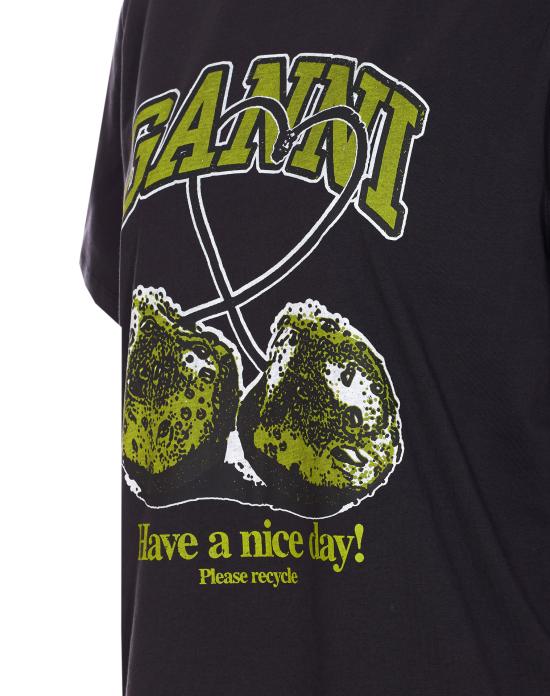 Short -sleeved t -shirt