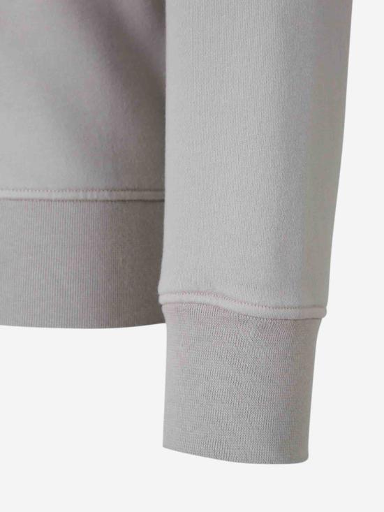 Long -sleeved t -shirt