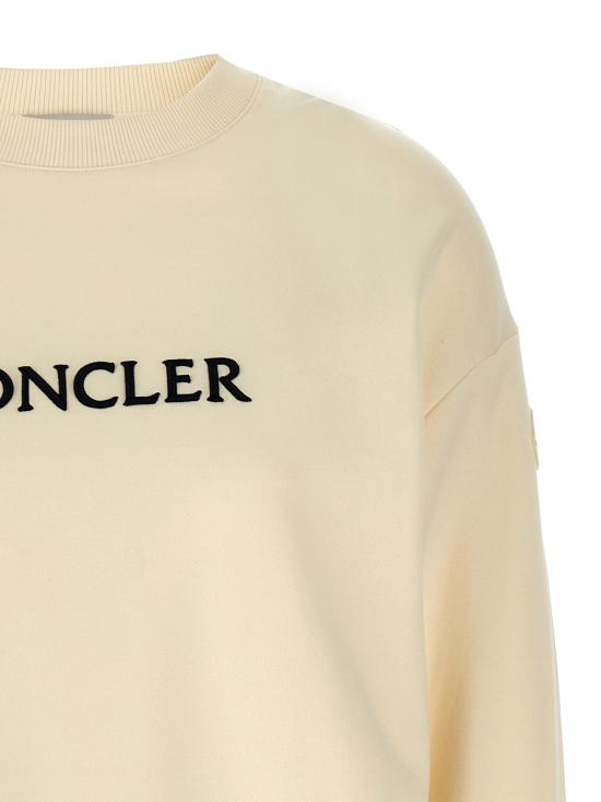 Long -sleeved t -shirt
