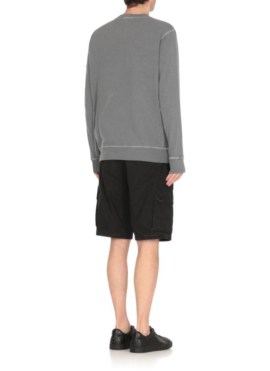 Long -sleeved t -shirt
