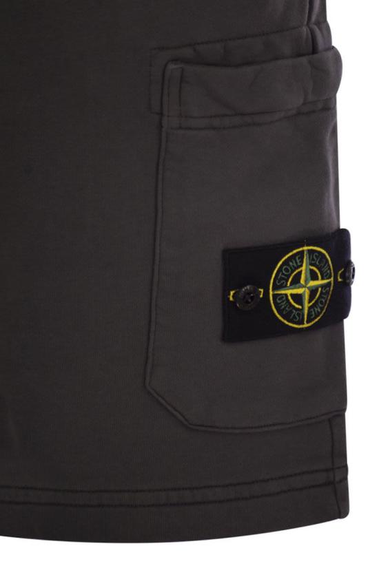 Short pants