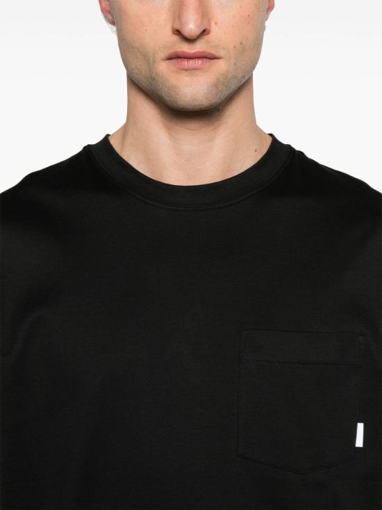 Short -sleeved t -shirt