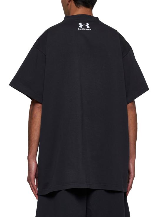 Short -sleeved t -shirt