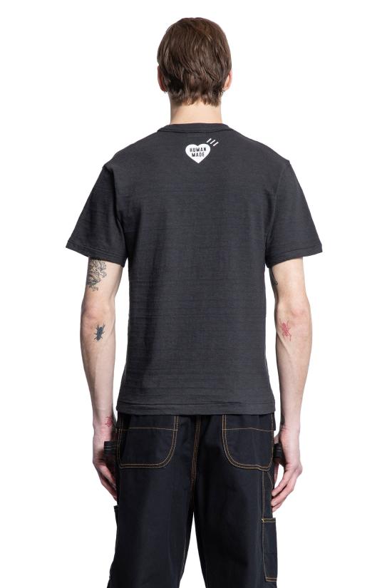 Short -sleeved t -shirt