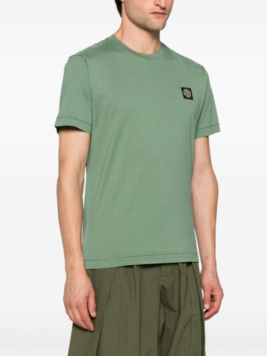 Short -sleeved t -shirt