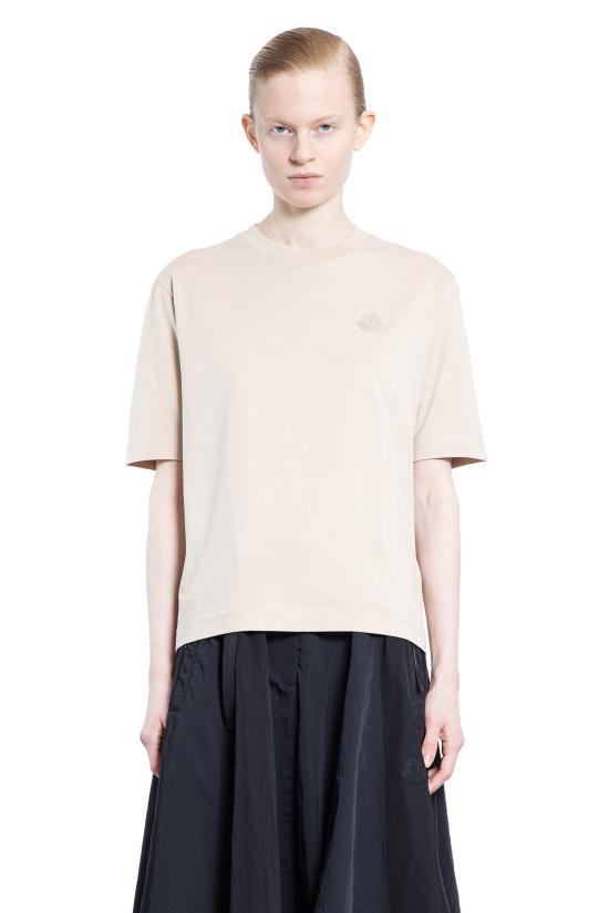 Short -sleeved t -shirt
