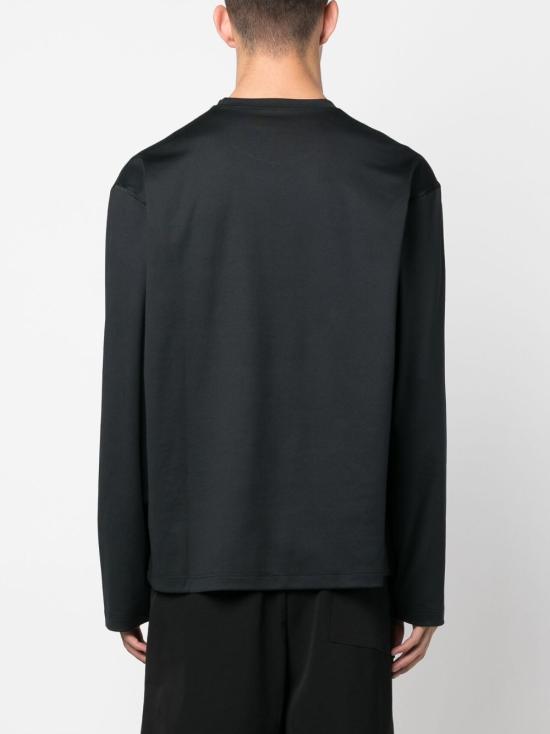 Long -sleeved t -shirt
