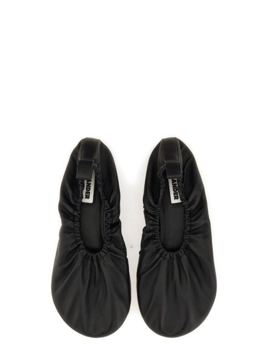 Flat shoes