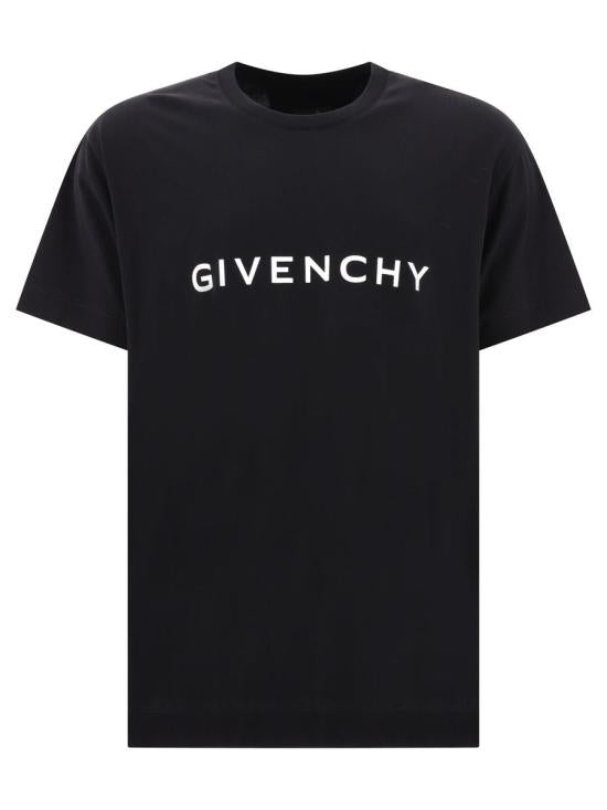 Short -sleeved t -shirt