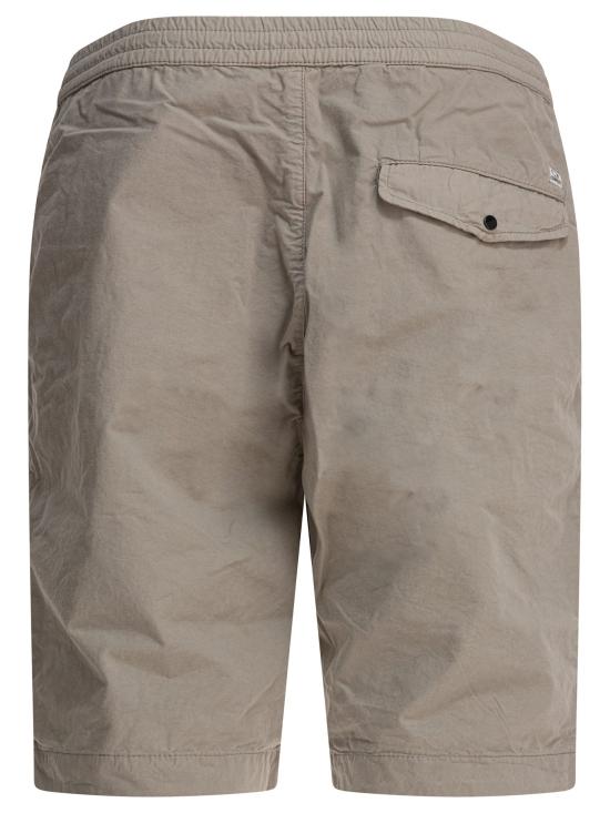 Short pants