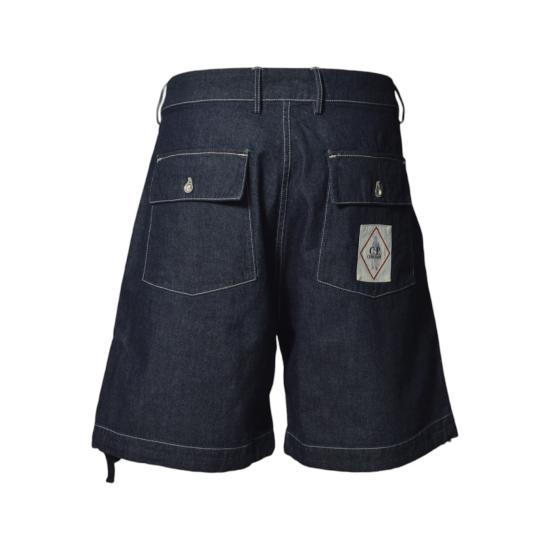 Short pants