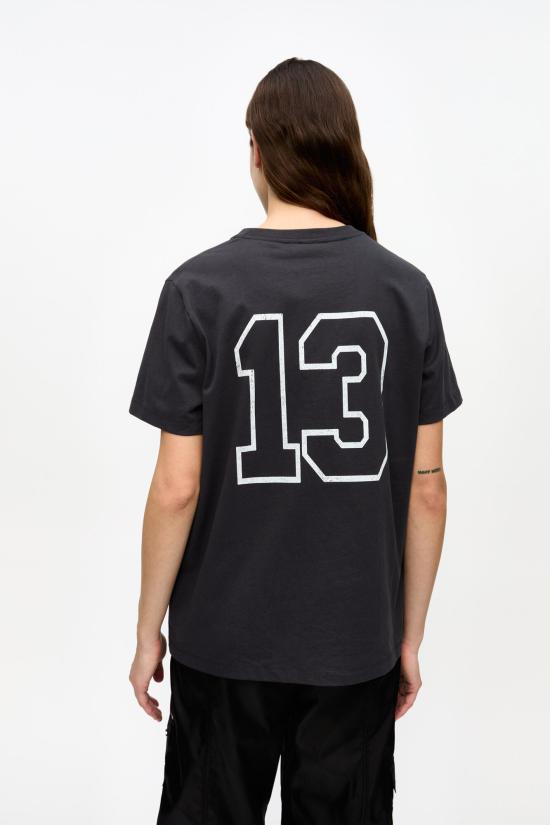 Short -sleeved t -shirt