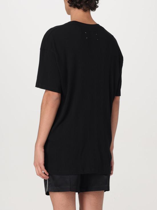 Short -sleeved t -shirt