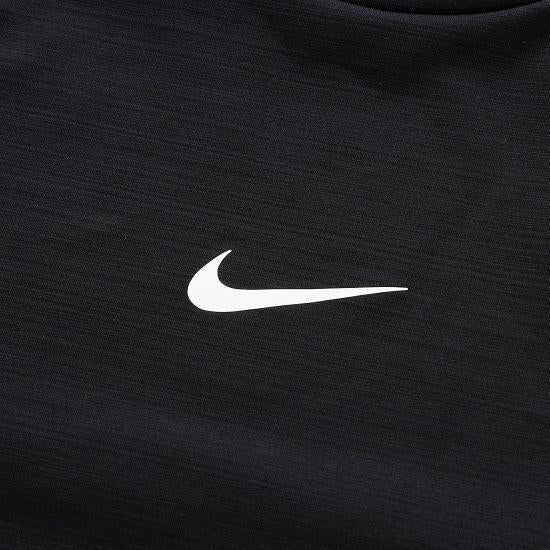 Long -sleeved t -shirt