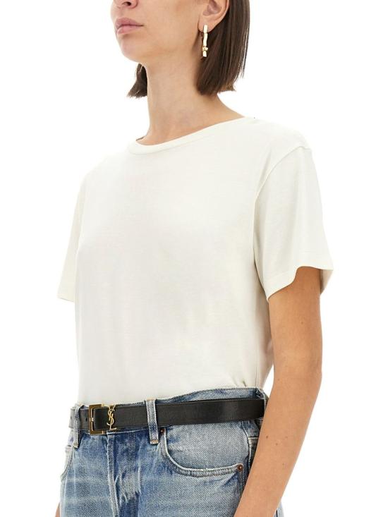 Short -sleeved t -shirt