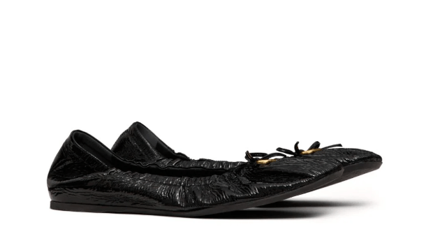 حذاء باليرينا مزين بشعار VLOGO