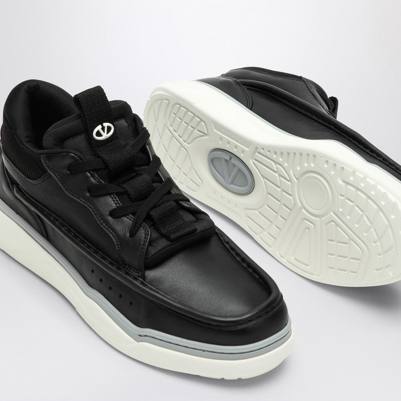 Mid-Top Runboot Black Sneakers