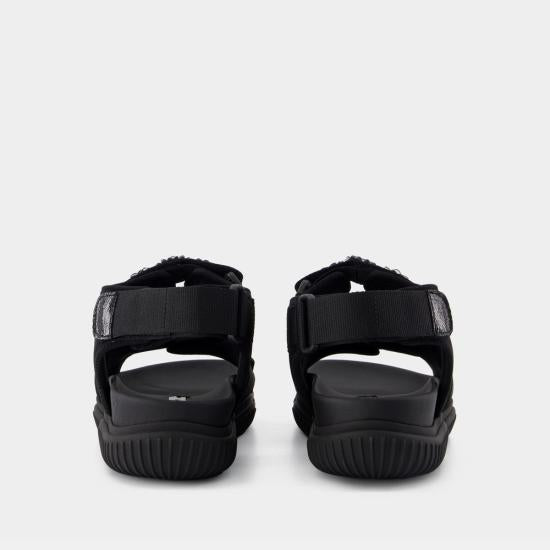 Sandal