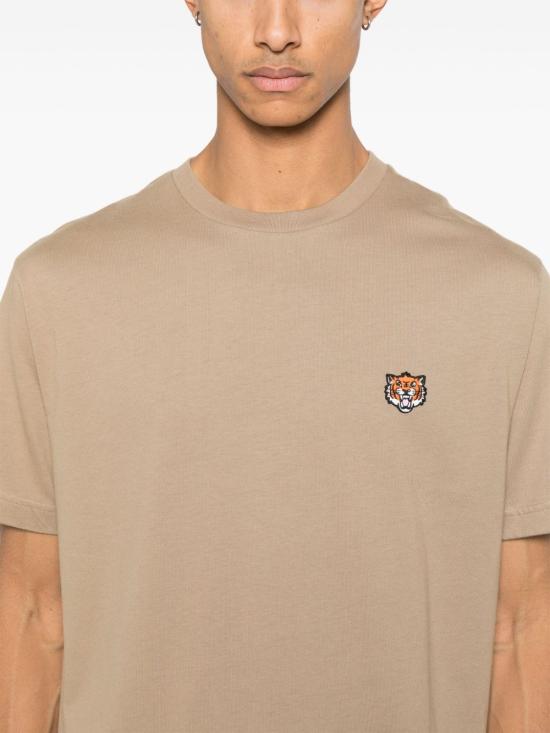 Short -sleeved t -shirt