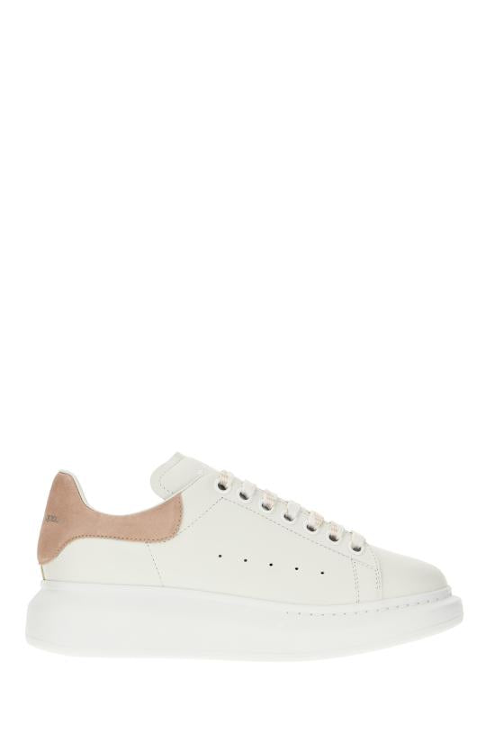 OVERSIZED SNEAKERS