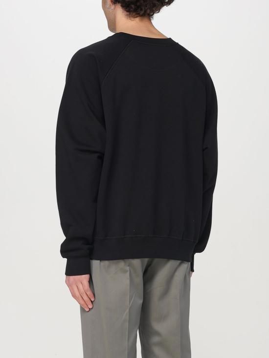 Long-sleeved t-shirt