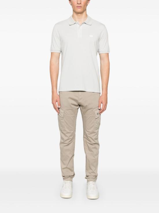 Short -sleeved t -shirt