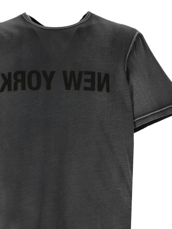 Short -sleeved t -shirt